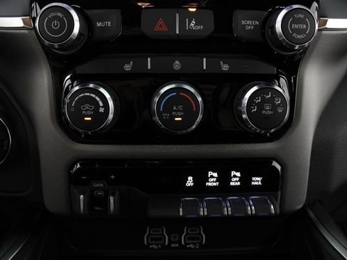 New 2026 RAM 1500 Big Horn AWD/4WD image 6