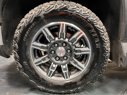 Used 2024 GMC Sierra 1500 AT4 w/ Technology Package image 26