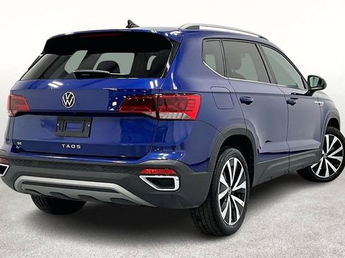 Used 2024 Volkswagen Taos SE image 2