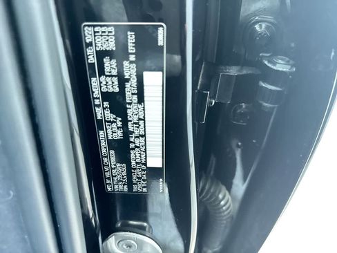 Used 2023 Volvo XC60 B5 Plus image 44