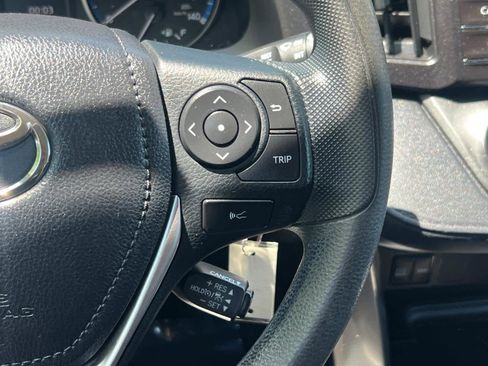 Used 2017 Toyota RAV4 LE AWD/4WD image 20