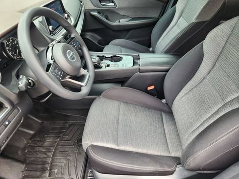 Used 2021 Nissan Rogue SV FWD image 12