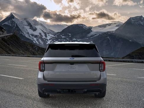 New 2026 Ford Explorer ST-Line w/ ST-Line Street Pack image 5