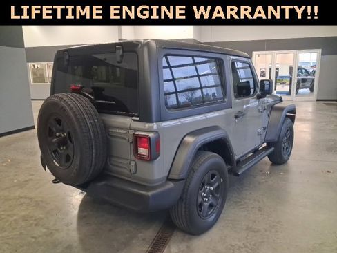 Used 2022 Jeep Wrangler Sport image 8