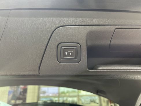 Used 2023 Buick Envision Essence w/ Sport Touring Package AWD/4WD image 16