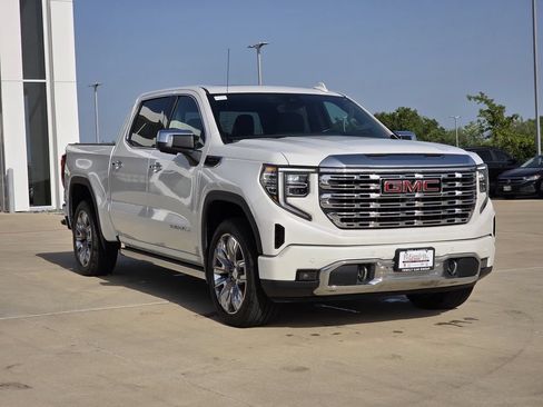 Used 2023 GMC Sierra 1500 Denali w/ Denali Reserve Package AWD/4WD image 2