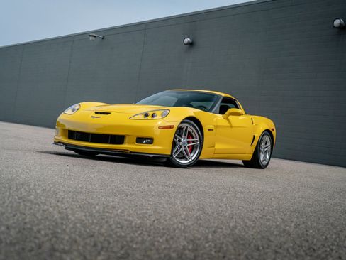 Used 2008 Chevrolet Corvette Z06 w/ Preferred Equipment Group RWD image 19