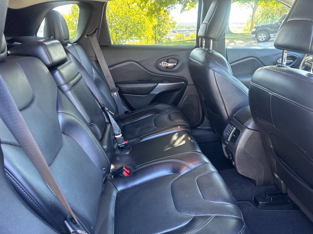 Used 2019 Jeep Cherokee Limited AWD/4WD image 11