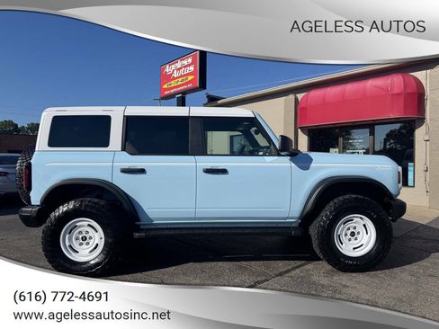 Used 2024 Ford Bronco Heritage Edition AWD/4WD image 1