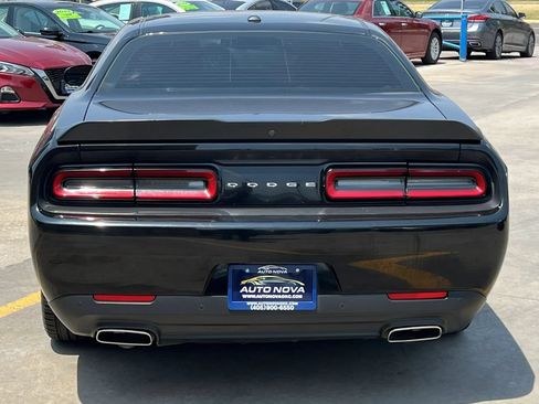 Used 2019 Dodge Challenger GT w/ Blacktop Package RWD image 9