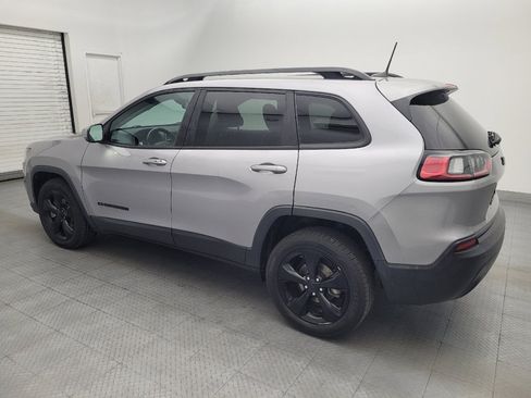 Used 2021 Jeep Cherokee Latitude Plus FWD image 3