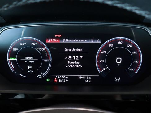 Used 2024 Audi Q8 e-tron Premium Plus image 19
