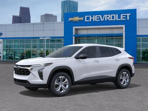 New 2026 Chevrolet Trax LS w/ Driver Confidence Package FWD image 2
