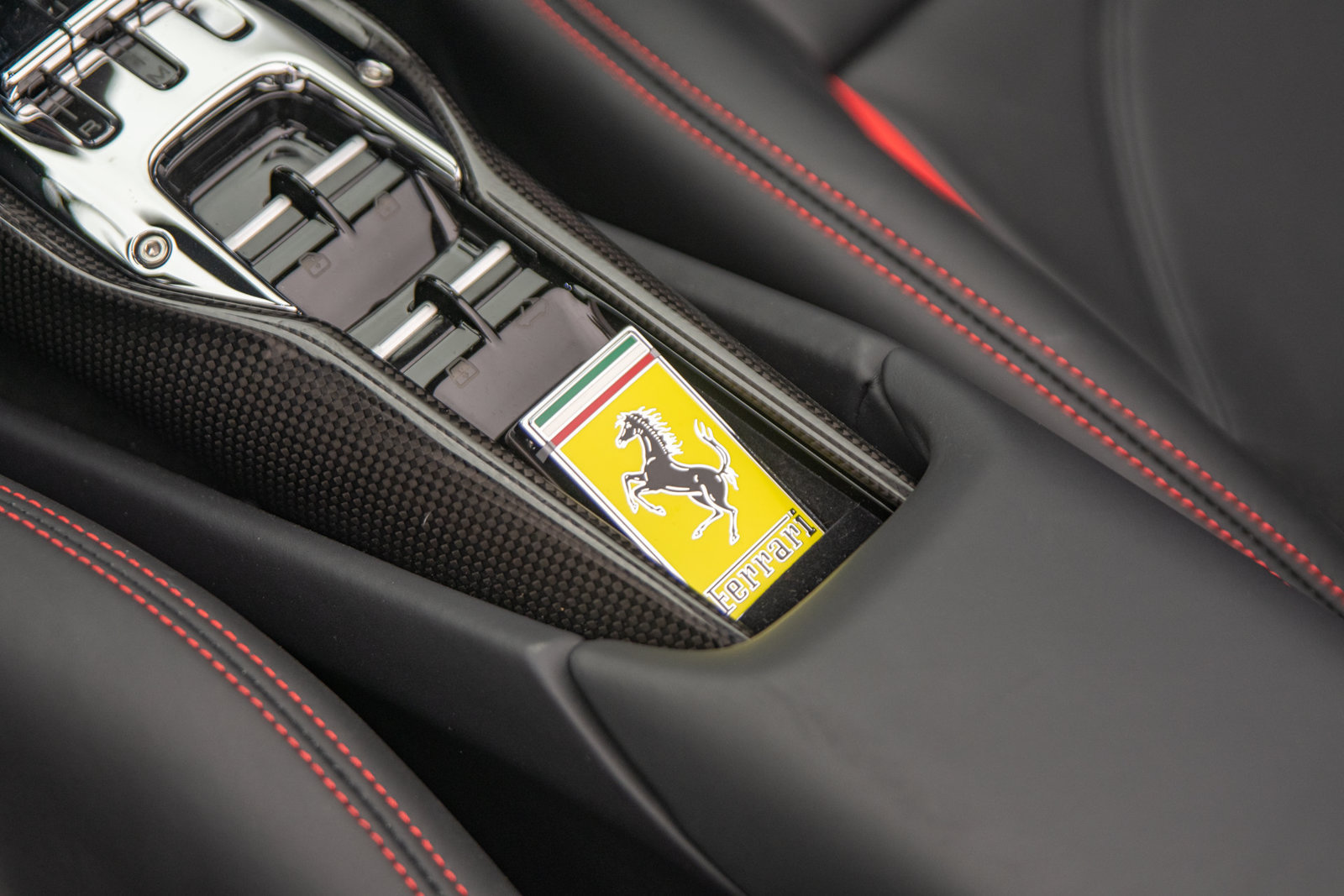 Used 2025 Ferrari 296 GTS RWD image 27