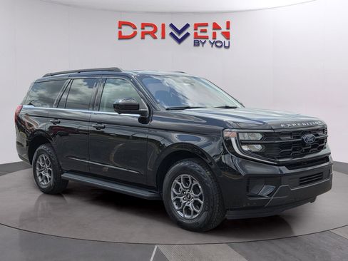 Used 2025 Ford Expedition Active RWD image 7