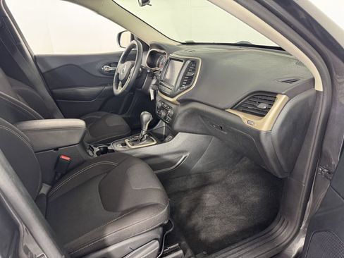 Used 2016 Jeep Cherokee Latitude image 24