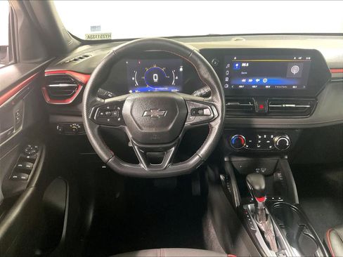 Used 2024 Chevrolet TrailBlazer RS w/ Driver Confidence Package image 18