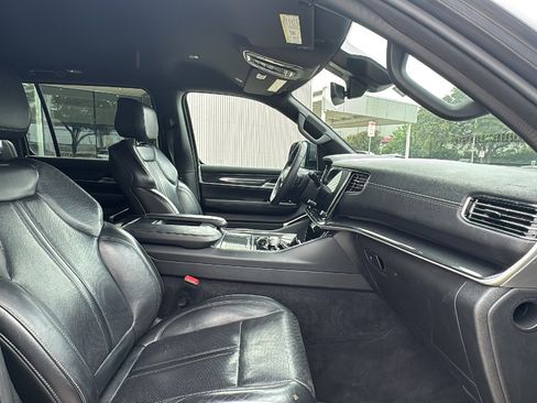 Used 2022 Jeep Wagoneer Series I RWD image 27