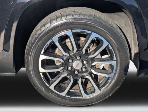 Used 2020 GMC Acadia Denali w/ Technology Package FWD image 9