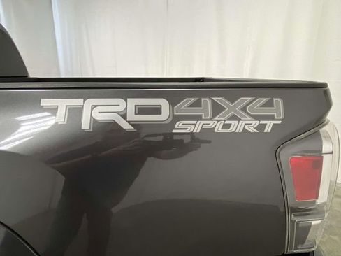 Used 2020 Toyota Tacoma TRD Sport w/ Technology Package image 9