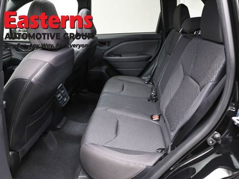 Used 2025 Subaru Forester Premium AWD/4WD image 21
