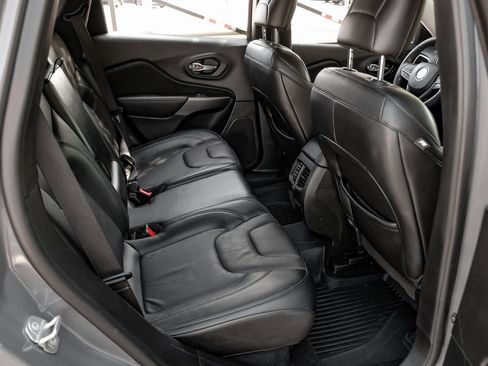 Used 2021 Jeep Cherokee Limited w/ Mopar Interior Package image 48