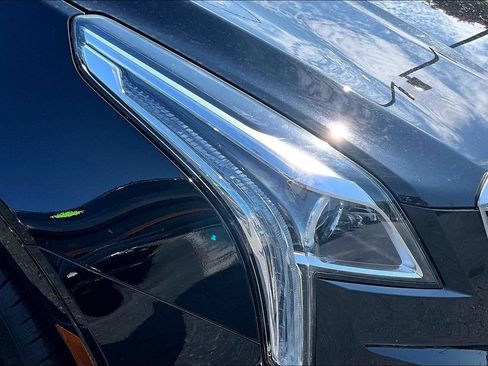 Used 2017 Cadillac XT5 FWD image 32