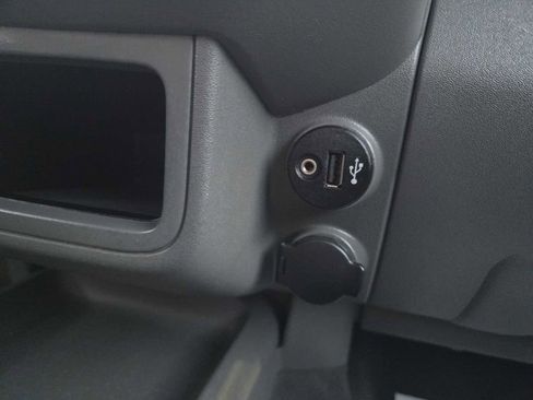 Used 2019 Nissan Frontier SV image 22