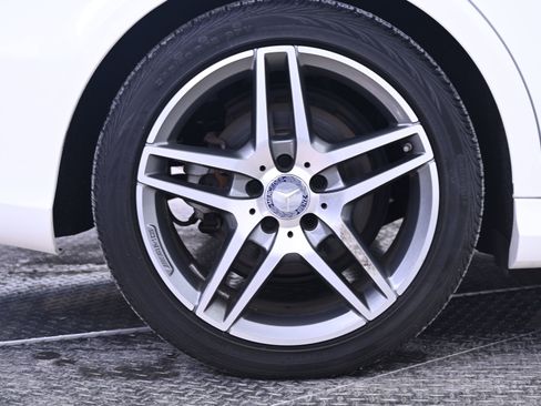 Used 2015 Mercedes-Benz E 400 E 400 image 13