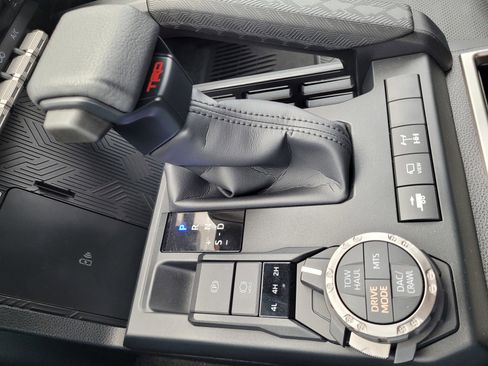 Used 2025 Toyota 4Runner TRD Off-Road Premium image 18