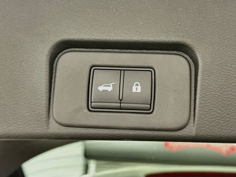 Used 2021 Nissan Rogue Platinum AWD/4WD image 32