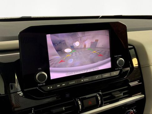 Used 2022 Nissan Pathfinder SV w/ SV Black Package image 11