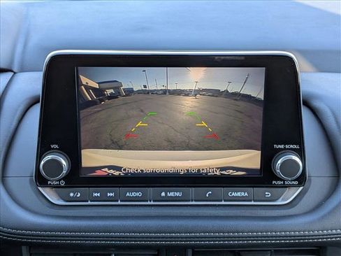 Used 2024 Nissan Rogue SV image 13