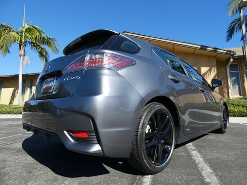 Used 2017 Lexus CT 200h image 8