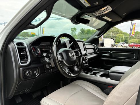 Used 2022 RAM 2500 Big Horn w/ Night Edition AWD/4WD image 11