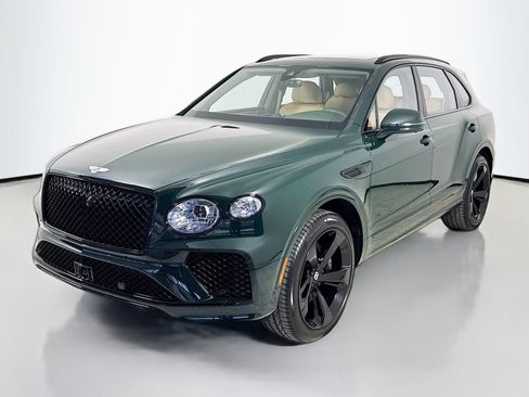 Certified 2025 Bentley Bentayga AWD/4WD image 3