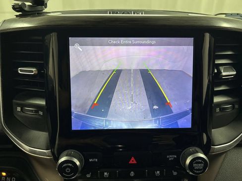 Used 2019 RAM 1500 Laramie AWD/4WD image 15
