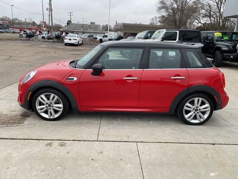 Used 2015 MINI Cooper 4-Door Hardtop image 7