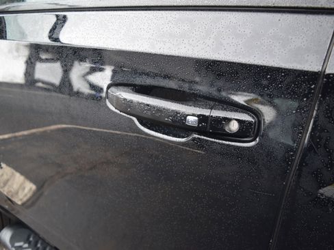 Used 2021 Chevrolet Tahoe Z71 w/ Z71 Signature Package image 10