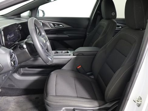 Used 2025 Chevrolet Equinox EV LT FWD image 6