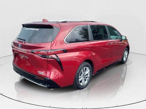 Used 2023 Toyota Sienna Limited AWD/4WD image 34