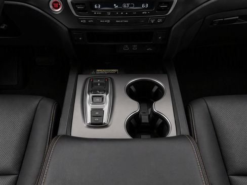 Used 2025 Honda Passport TrailSport image 30