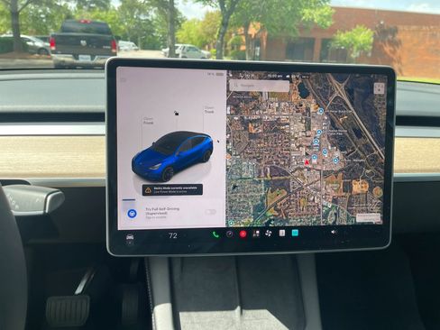 Used 2022 Tesla Model Y Long Range AWD/4WD image 18