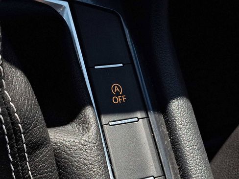 Used 2022 Volkswagen Tiguan SE AWD/4WD image 21