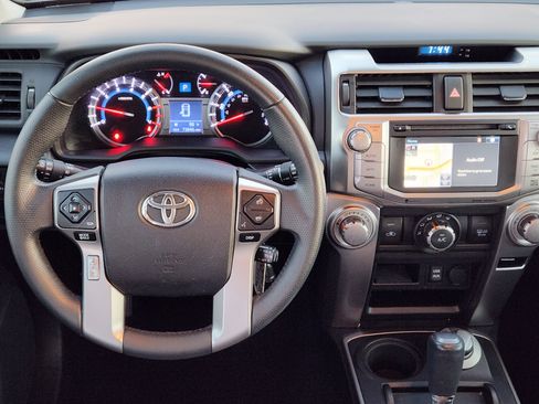 Used 2016 Toyota 4Runner SR5 image 30