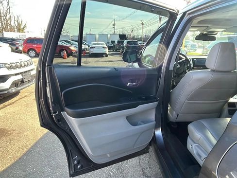 Used 2017 Honda Pilot Elite image 8