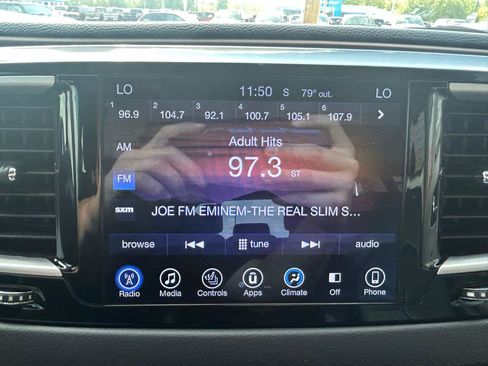 Used 2017 Chrysler Pacifica Touring-L FWD image 21