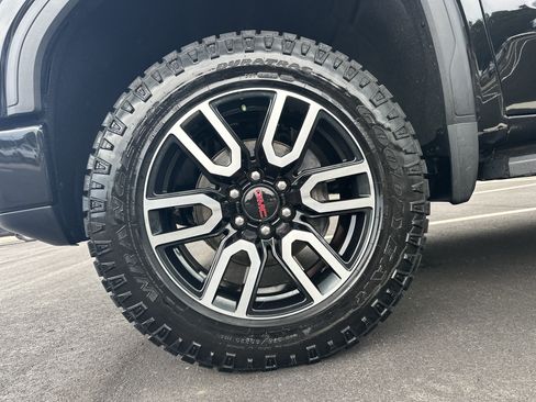 Used 2022 GMC Sierra 1500 AT4 w/ AT4 Preferred Package AWD/4WD image 12