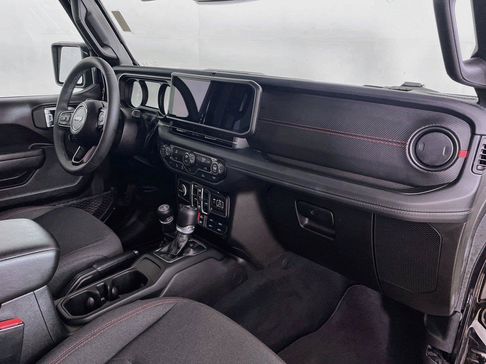 Used 2026 Jeep Wrangler Unlimited Rubicon AWD/4WD image 26