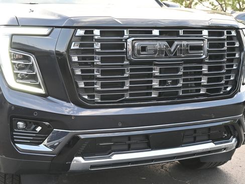Used 2025 GMC Yukon Denali Ultimate AWD/4WD image 29